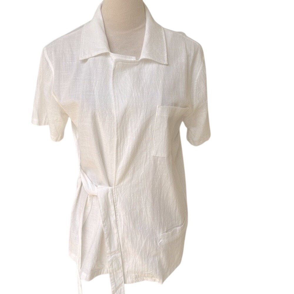 White Shirt Dress/Top. Short Sleeves, Tie Waist. Pockets. Size M.